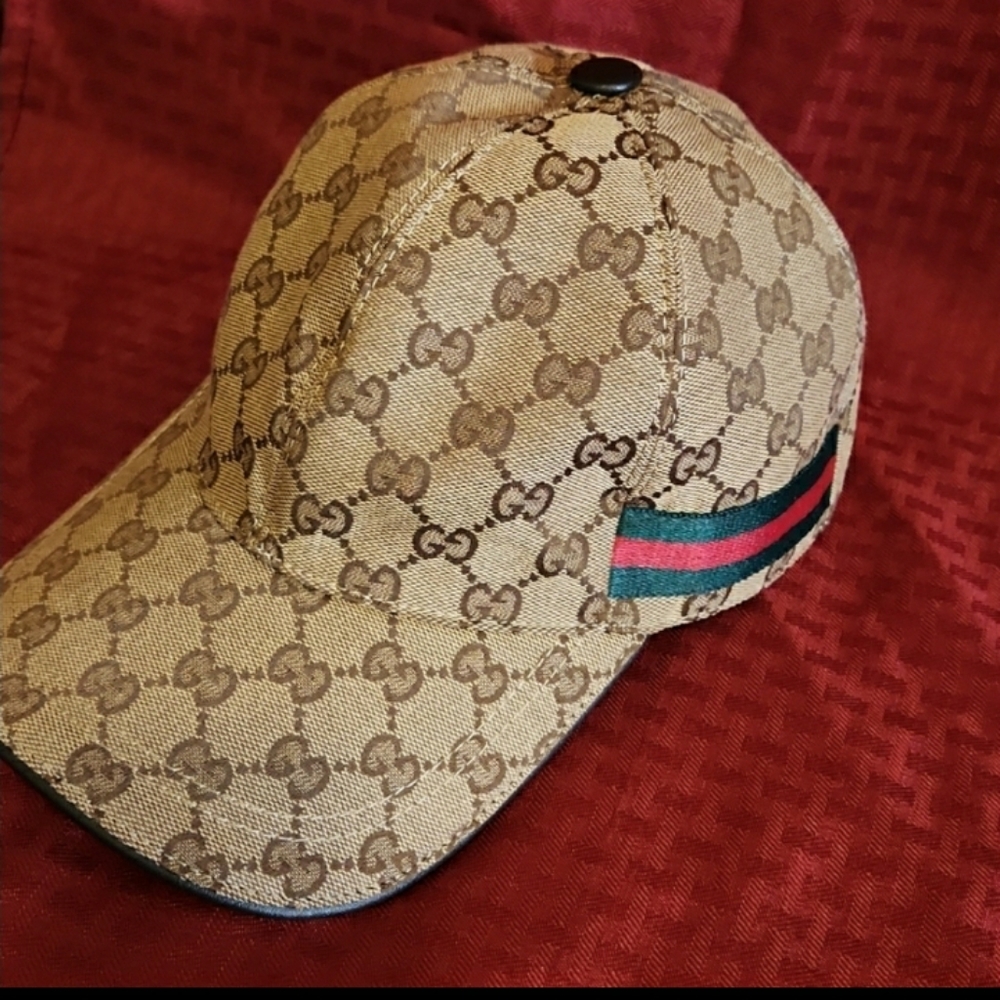 GUCCI Canvas Baseball Hat